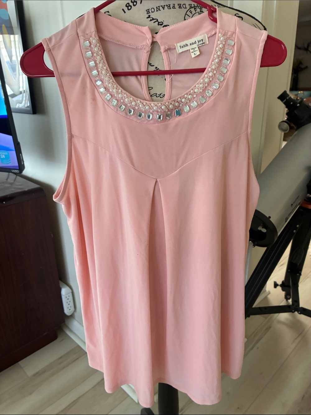 Faith and Joy Light Pink Jeweled Sleeveless Tunic Sz L like new!